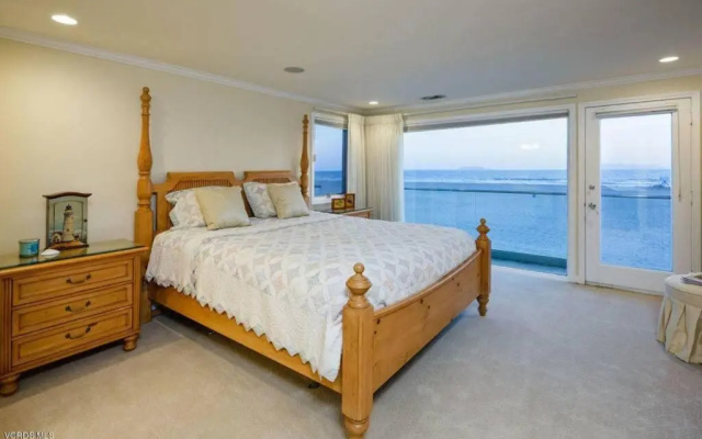 Stunning Hollywood Beach Ocean Front Home-0xnard