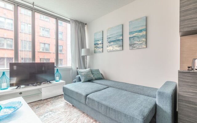 Simply Comfort. Fancy Downtown Apts 2