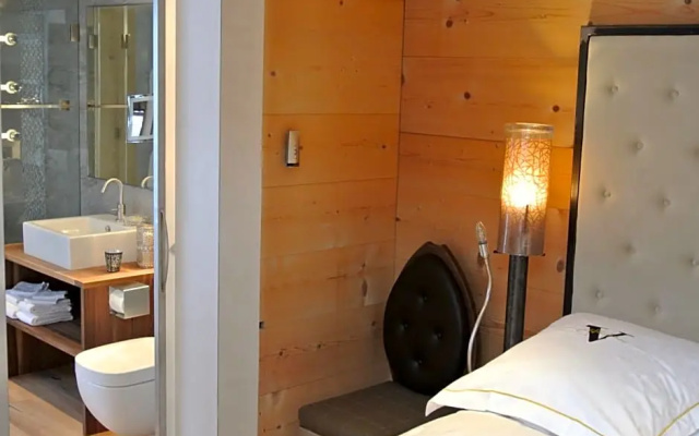 Backstage Hotel Chalet Rooms