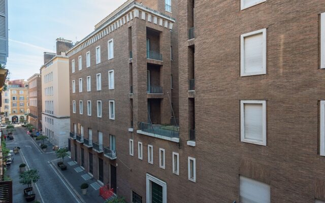Апартаменты Ara Pacis Luxury Apartment вид на фасад