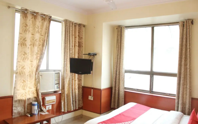 OYO 14067 Hotel Suryamani