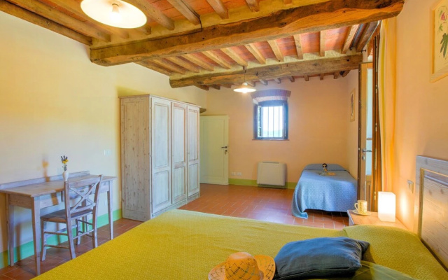 Spacious Holiday Home with Swimming Pool in Anghiari