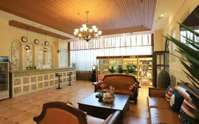 California Journey Holiday Inn (FAW Wuyue Plaza)