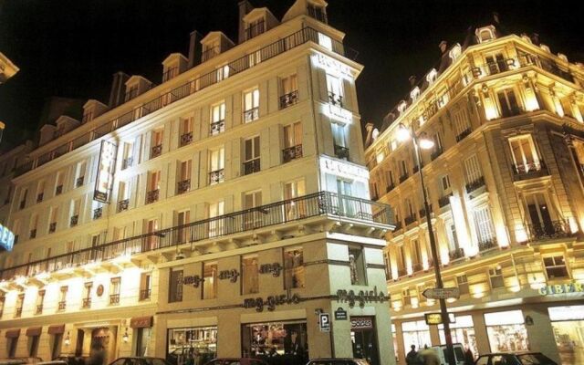 Отель Belloy St Germain Париж вид на фасад