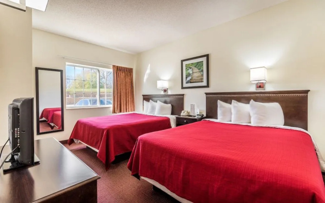 Wamego Inn and Suites