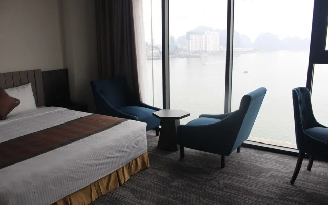 Muong Thanh Grand Bai Chay Hotel