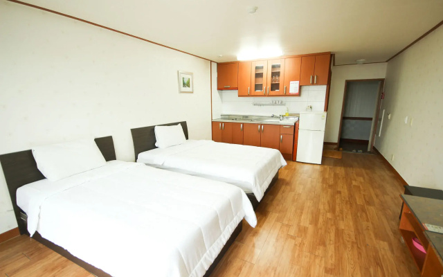 Jeju Tovice Condo Family