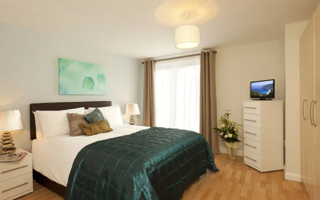 SACO Bracknell - Summer Place