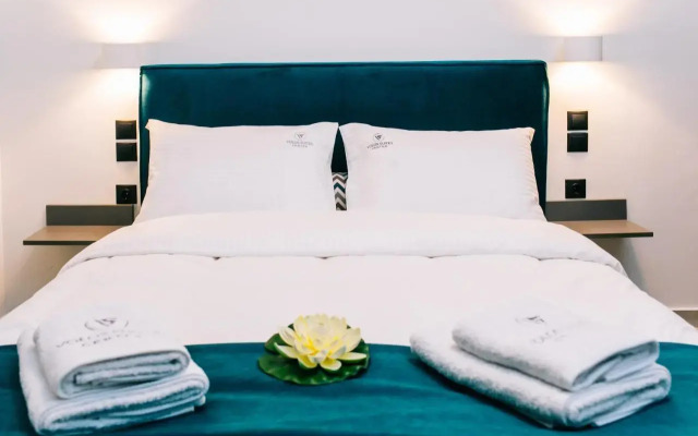 Volos Suites Center