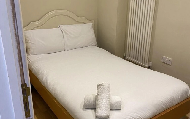 Remarkable 3-bed Apartment in London