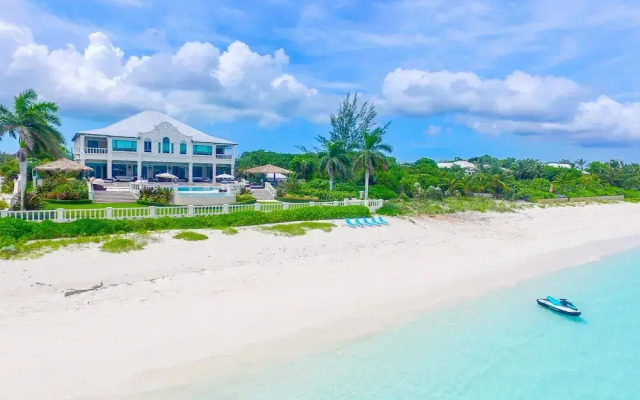 Villa B by the Sea in Nassau