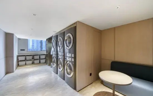 HanTing Hotel (Ningbo Tianyi Square Guogou Center)