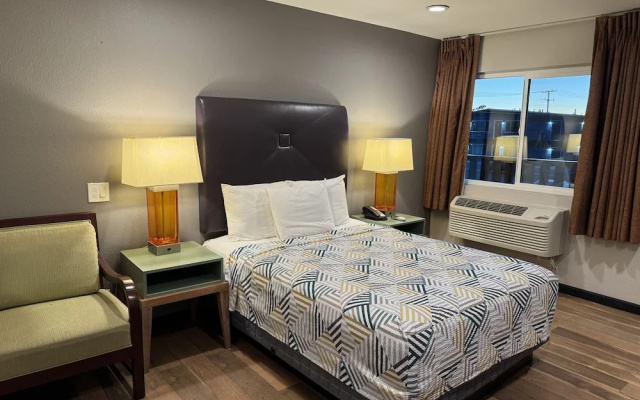 Motel 6 Ridgecrest, CA - China Lake