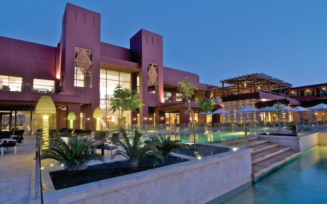 Отель Movenpick Resort & Spa Tala Bay Aqaba вид на фасад