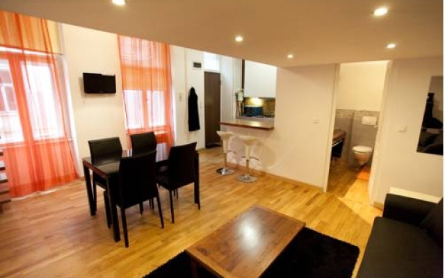 10 House Budapest