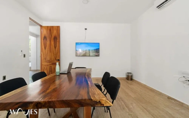 Spacious Loft w Garden View Pool Jacuzzi GYM