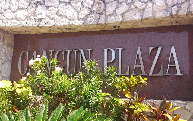 Отель Cancun Plaza Condo вид на фасад