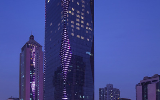 DoubleTree by Hilton Hotel Guangzhou вид на фасад