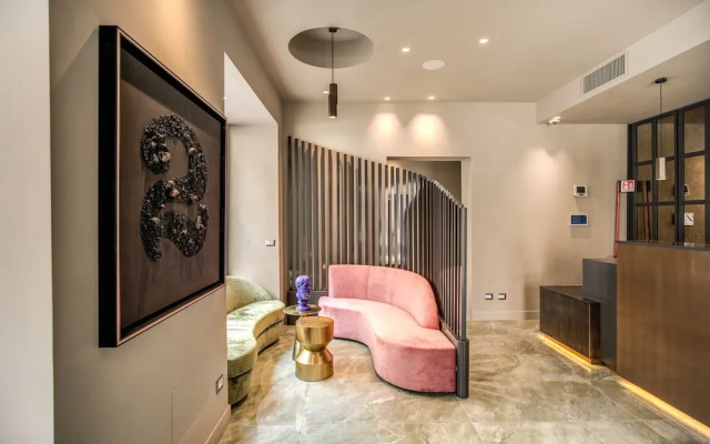 Hotel 77