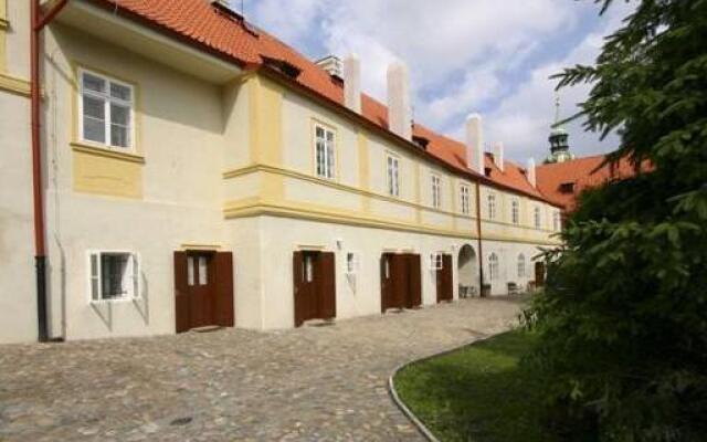 Отель Prague Loreta Residence Чехия, Прага - отзывы, цены и фото номеров - забронировать отель Prague Loreta Residence онлайн вид на фасад