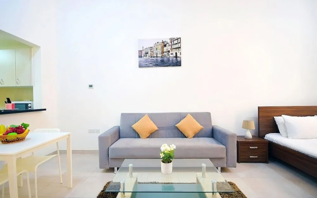 Canal Residence