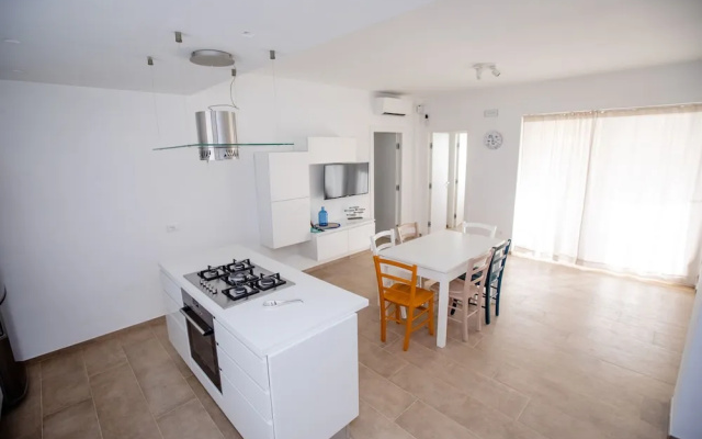 IzzHome Bella Vita Apartment