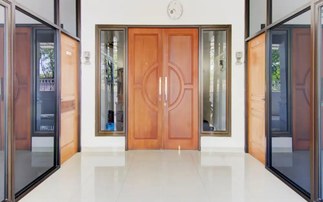 OYO Life 89990 Kost Waterfront 75 Sub