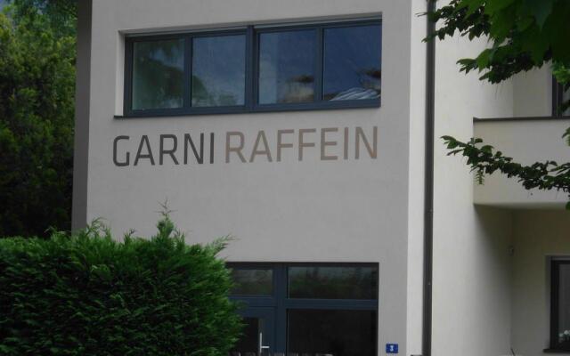 Отель Garni Raffein Лана вид на фасад