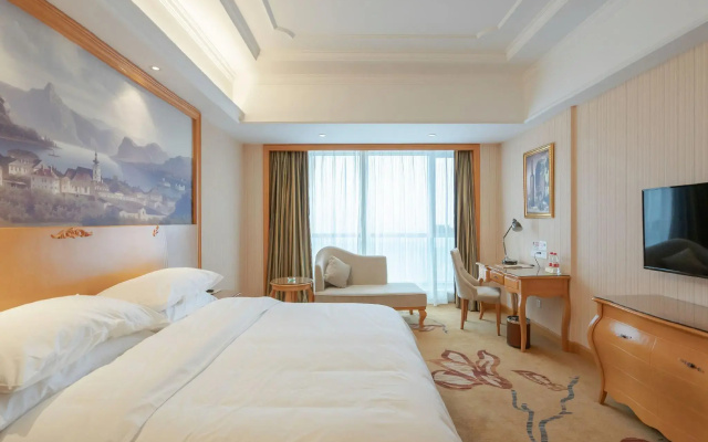 Vienna International Hotel (Hangzhou Xiaoshan Yaqian Subway Station)