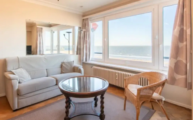 Classic Beach Apartment