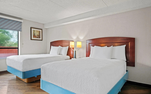 Days Inn by Wyndham Utica