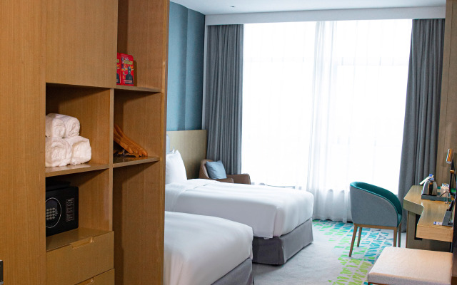 Holiday Inn Fuyang