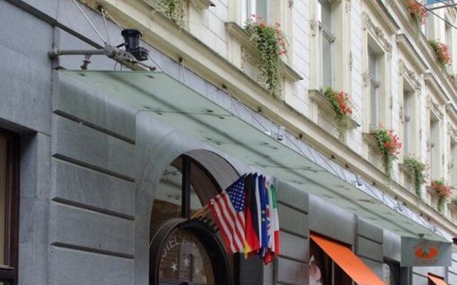 Отель Atlantic Hotel Чехия, Прага - 11 отзывов об отеле, цены и фото номеров - забронировать отель Atlantic Hotel онлайн вид на фасад