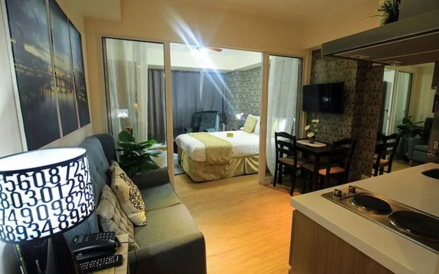 Azure Rio West Wavepool 1BR Near Airport