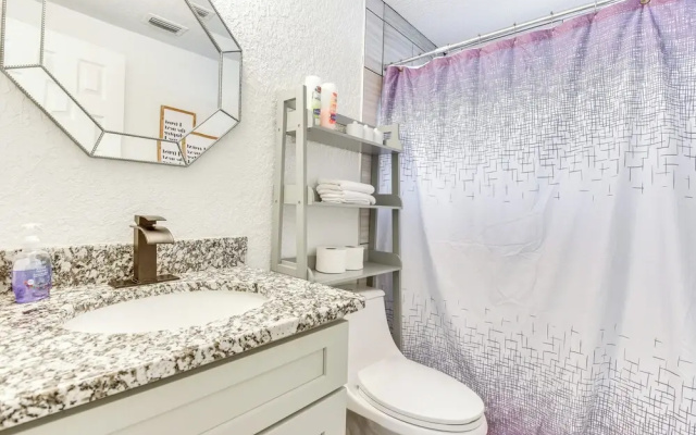 Pet-friendly Palmetto Duplex ~ 2 Mi to Riverwalk!