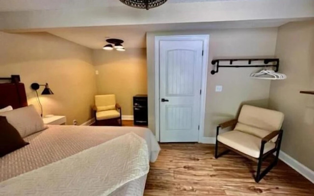Hickory Falls Inn