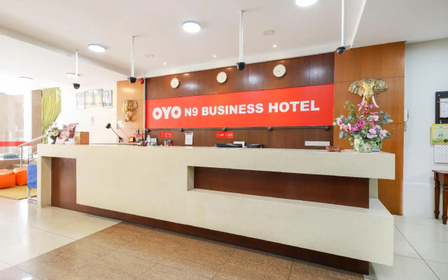 OYO 43955 N9 Business Hotel