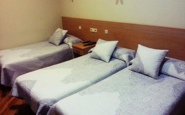 Отель Hostal Avenida комната для гостей