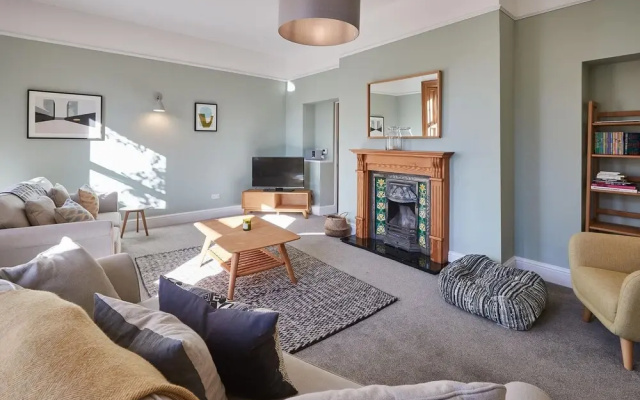 Host Stay Cheviot House