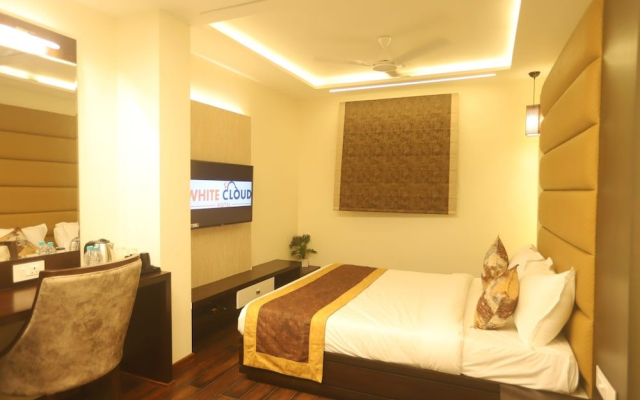 Hotel White Cloud