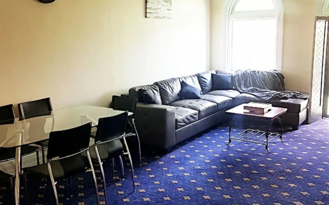 Wharf Hotel