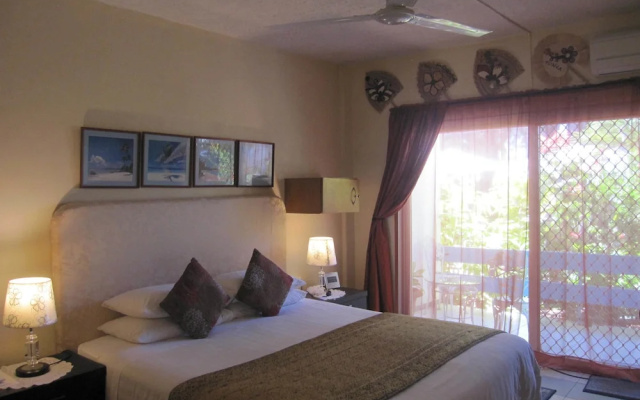 Captain Cook Apartments