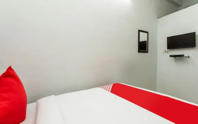 Oyo 28472 Hotel Shree Palace