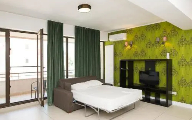 Green Lake Apartment 5