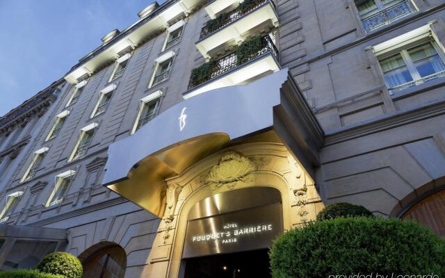 Отель Hôtel Barrière Le Fouquet's Франция, Париж - 1 отзыв об отеле, цены и фото номеров - забронировать отель Hôtel Barrière Le Fouquet's онлайн вид на фасад