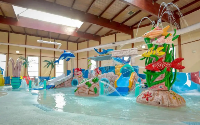Grand Marquis Waterpark Hotel & Suites