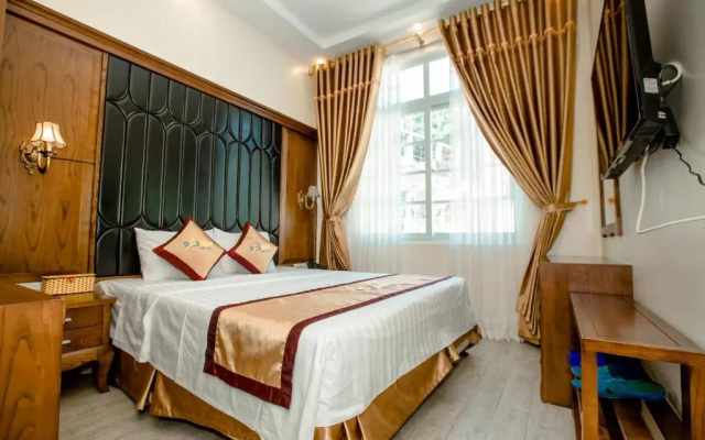 Ha Long Starlight Inn & Travel