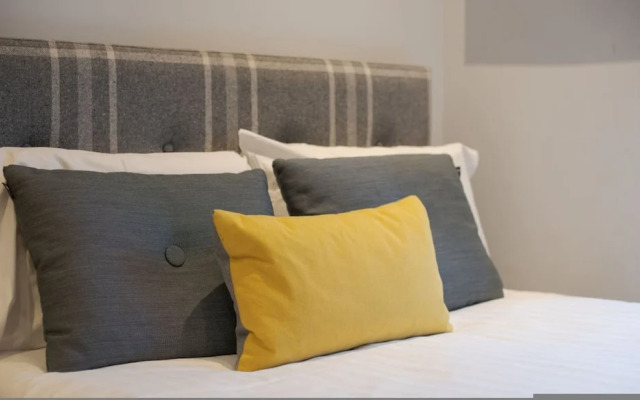 Trendy Hampstead Flat RH7