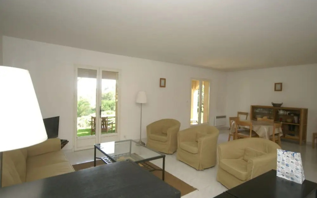 Lush Holiday Home in Draguignan With Private Garden