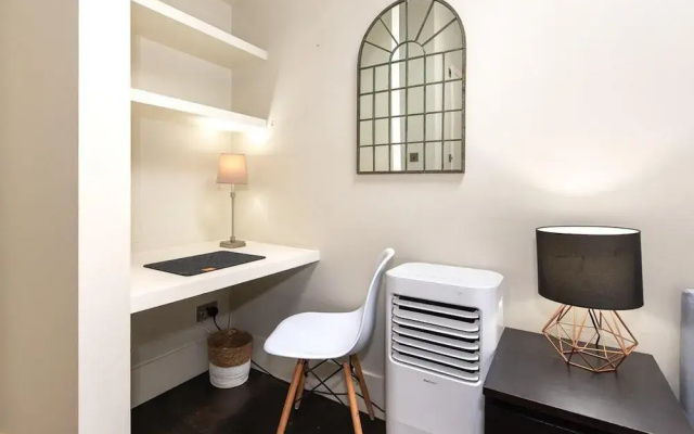 Spacious 4BR Victorian Estate in Kensington